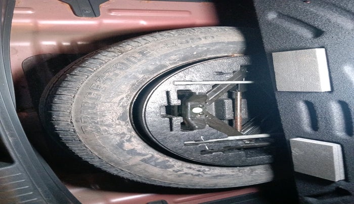 2015 Hyundai Creta SX PLUS 1.6 PETROL, Petrol, Manual, 48,332 km, tyre