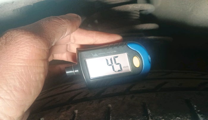 2016 Maruti Ciaz VDI+ SHVS, Diesel, Manual, 1,80,762 km, tyre