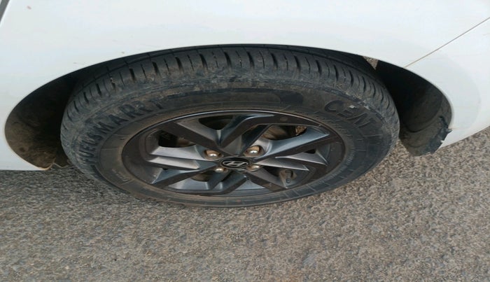 2021 Hyundai GRAND I10 NIOS SPORTZ 1.2 KAPPA VTVT CNG, Petrol, Manual, 56,208 km, tyre