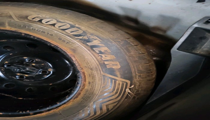 2021 Maruti Swift VXI, Petrol, Manual, 94,067 km, tyre