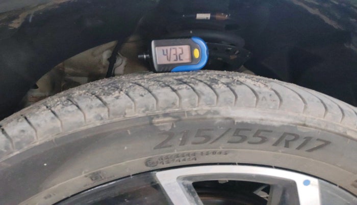 2025 Mahindra XUV 3XO AX7 1.5 Turbo Diesel, Diesel, Manual, 27,487 km, tyre