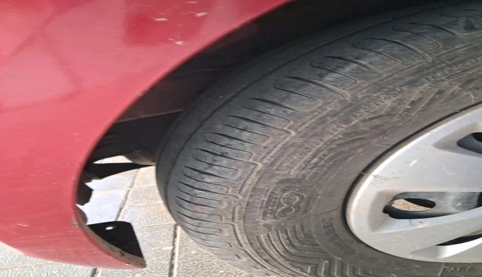 2012 Hyundai i10 MAGNA 1.2, Petrol, Manual, 1,16,504 km, tyre