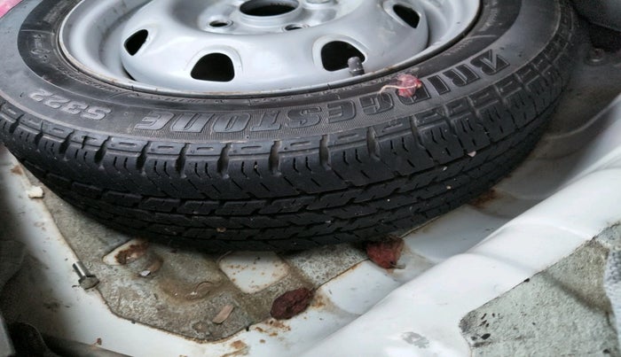 2016 Maruti Alto K10 LXI (O), Petrol, Manual, 95,603 km, tyre