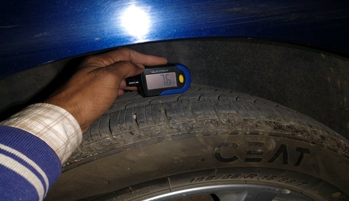 2013 Volkswagen Polo HIGHLINE1.2L, Petrol, Manual, 58,011 km, tyre