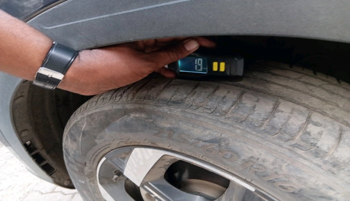 2019 Hyundai VENUE SX 1.0 (O) TURBO, Petrol, Manual, 18,235 km, tyre