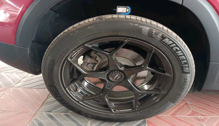 2022 Mercedes Benz GLB  220d Progressive Line, Diesel, Automatic, 18,301 km, tyre