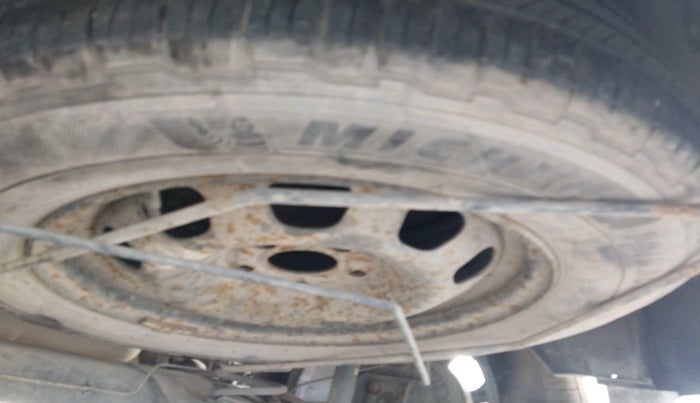 2014 Nissan Terrano XV D THP 110 PS, Diesel, Manual, 2,84,629 km, tyre