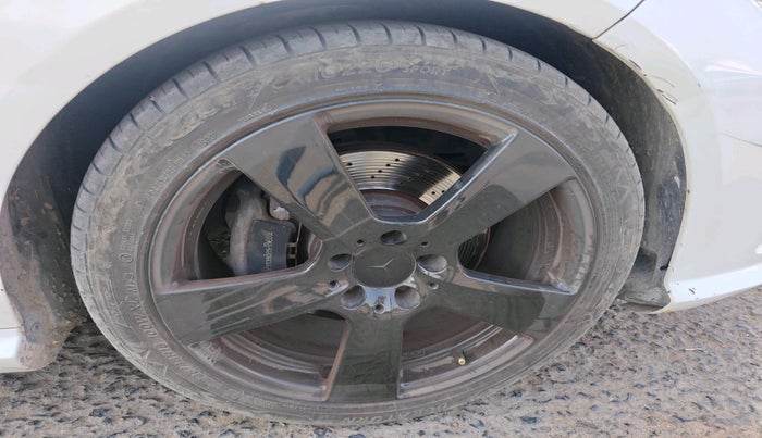 2013 Mercedes Benz E Class E 220 CDI CLASSIC, Diesel, Automatic, 52,636 km, tyre