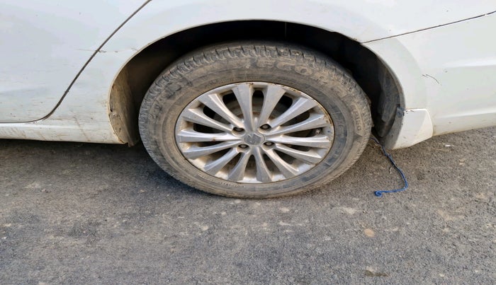 2016 Maruti Ciaz ZDI SHVS, Diesel, Manual, 1,55,739 km, tyre