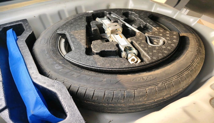 2023 Maruti Ciaz SIGMA 1.5 SHVS MT  PETROL, Petrol, Manual, 19,627 km, tyre