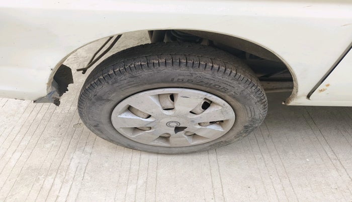 2015 Maruti Eeco 5 STR WITH A/C+HTR, Petrol, Manual, 2,59,169 km, tyre