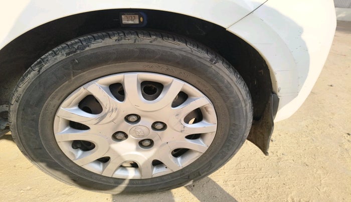 2011 Hyundai i20 MAGNA 1.2, Petrol, Manual, 69,591 km, tyre