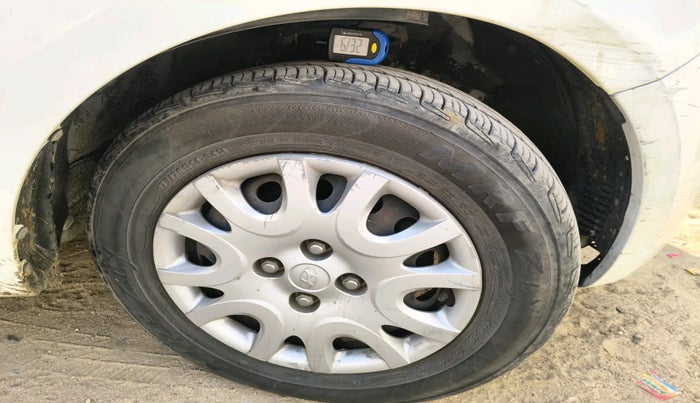 2011 Hyundai i20 MAGNA 1.2, Petrol, Manual, 69,591 km, tyre