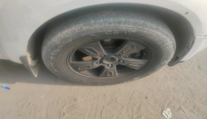 2013 Mahindra XUV500 W8, Diesel, Manual, 1,25,825 km, tyre