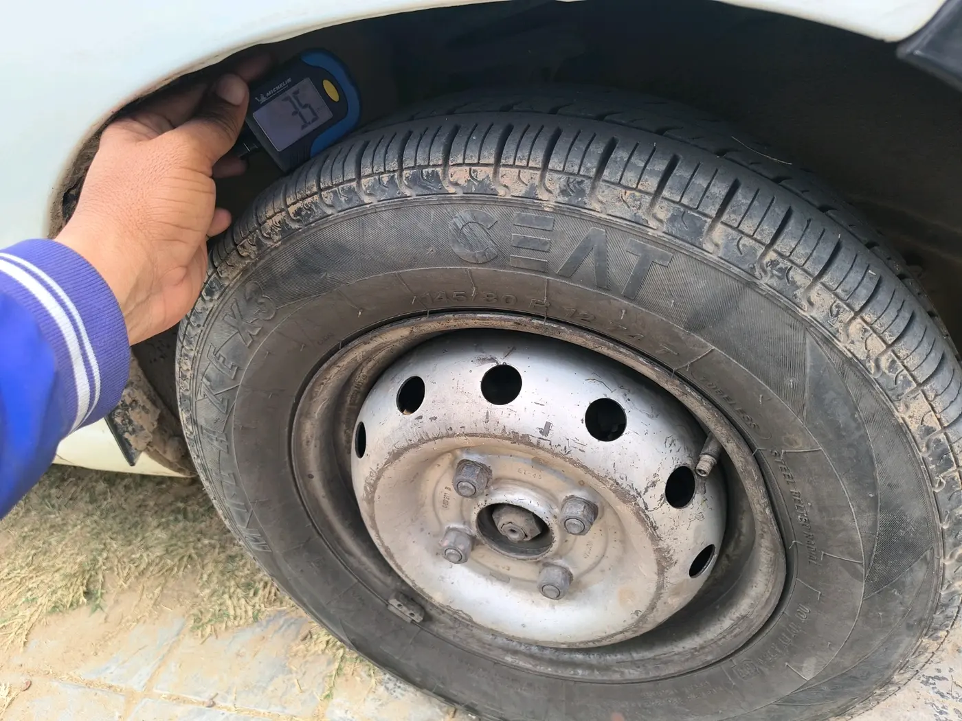 2011 Maruti Alto STD, Petrol, Manual, 1,80,600 km, tyre