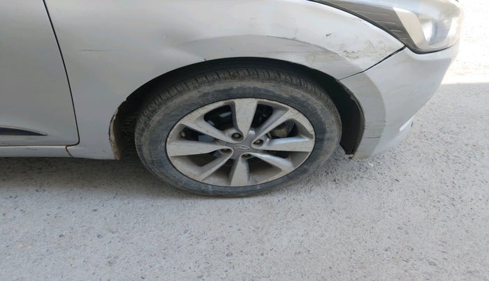 2014 Hyundai Elite i20 SPORTZ 1.4 CRDI, Diesel, Manual, 1,96,447 km, tyre