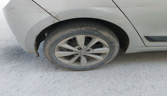 2014 Hyundai Elite i20 SPORTZ 1.4 CRDI, Diesel, Manual, 1,96,447 km, tyre