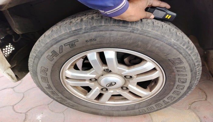 2011 Mahindra Scorpio VLX 2WD AIRBAG, Diesel, Manual, 91,581 km, tyre