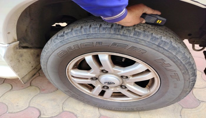 2011 Mahindra Scorpio VLX 2WD AIRBAG, Diesel, Manual, 91,581 km, tyre