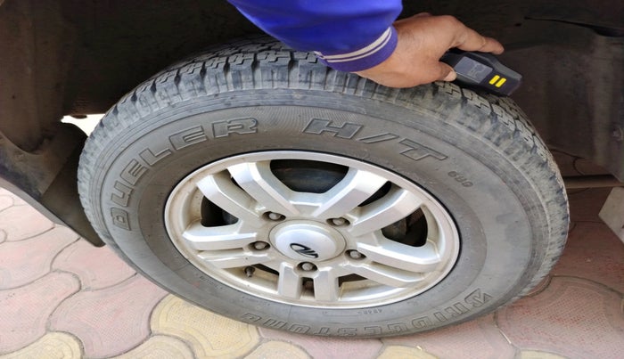 2011 Mahindra Scorpio VLX 2WD AIRBAG, Diesel, Manual, 91,581 km, tyre