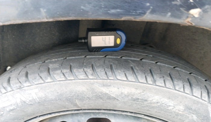 2011 Ford Figo ZXI 1.4 DIESEL, Diesel, Manual, 71,520 km, tyre