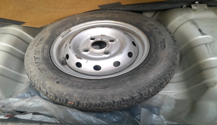 2011 Maruti Alto LXI, Petrol, Manual, 15,342 km, tyre