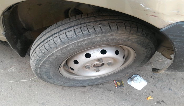 2011 Maruti Alto LXI, Petrol, Manual, 15,342 km, tyre