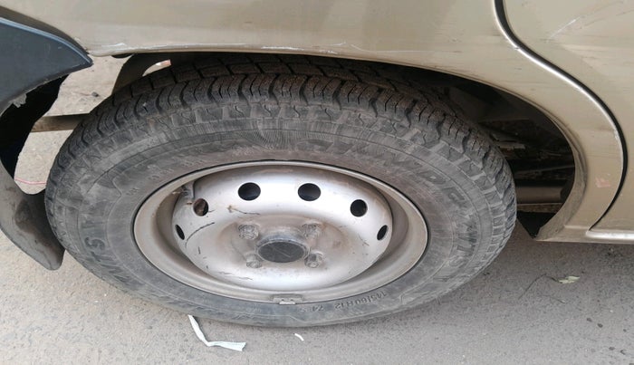 2011 Maruti Alto LXI, Petrol, Manual, 15,342 km, tyre