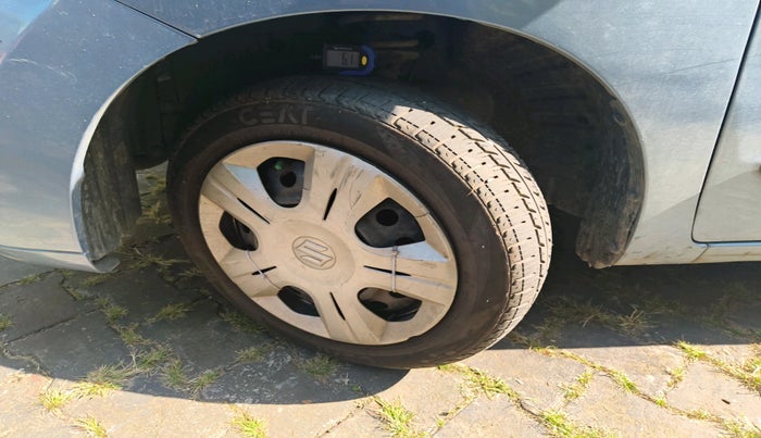 2011 Maruti Wagon R 1.0 VXI, Petrol, Manual, 74,123 km, tyre