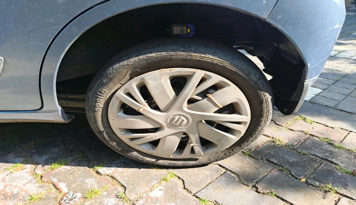 2011 Maruti Wagon R 1.0 VXI, Petrol, Manual, 74,123 km, tyre