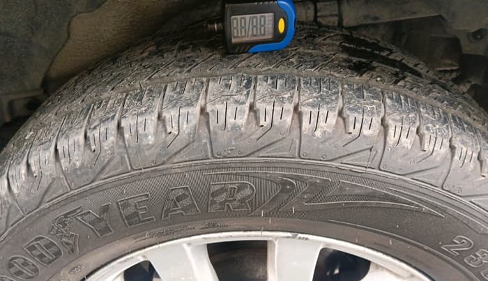 2018 Mahindra XUV500 W11 AT, Diesel, Automatic, 1,22,900 km, tyre