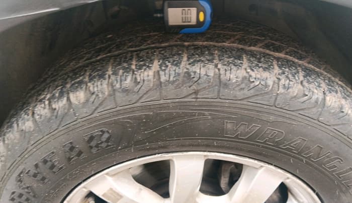 2018 Mahindra XUV500 W11 AT, Diesel, Automatic, 1,22,900 km, tyre