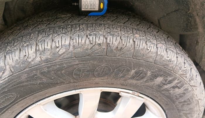2018 Mahindra XUV500 W11 AT, Diesel, Automatic, 1,22,900 km, tyre
