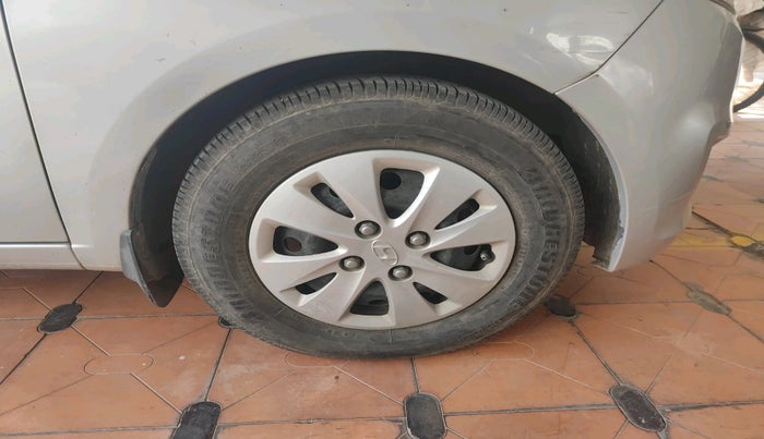 2011 Hyundai i10 SPORTZ 1.2, Petrol, Manual, 63,304 km, tyre