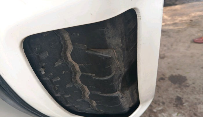 2018 Mahindra TUV300 T4 PLUS, Diesel, Manual, 99,935 km, tyre