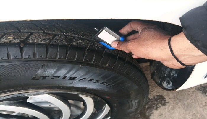 2018 Mahindra TUV300 T4 PLUS, Diesel, Manual, 99,935 km, tyre