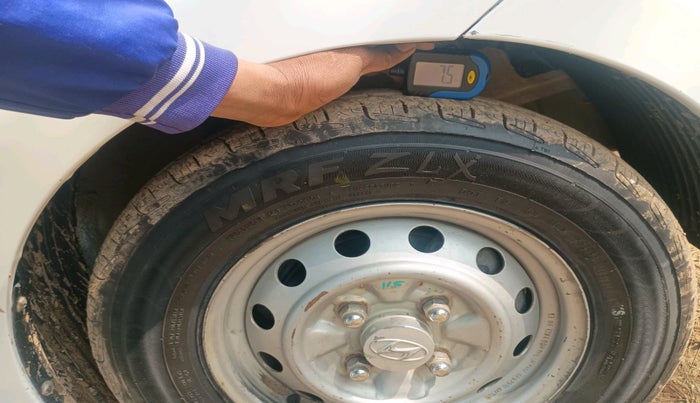 2013 Hyundai Eon D-LITE+, CNG, Manual, 1,05,766 km, tyre