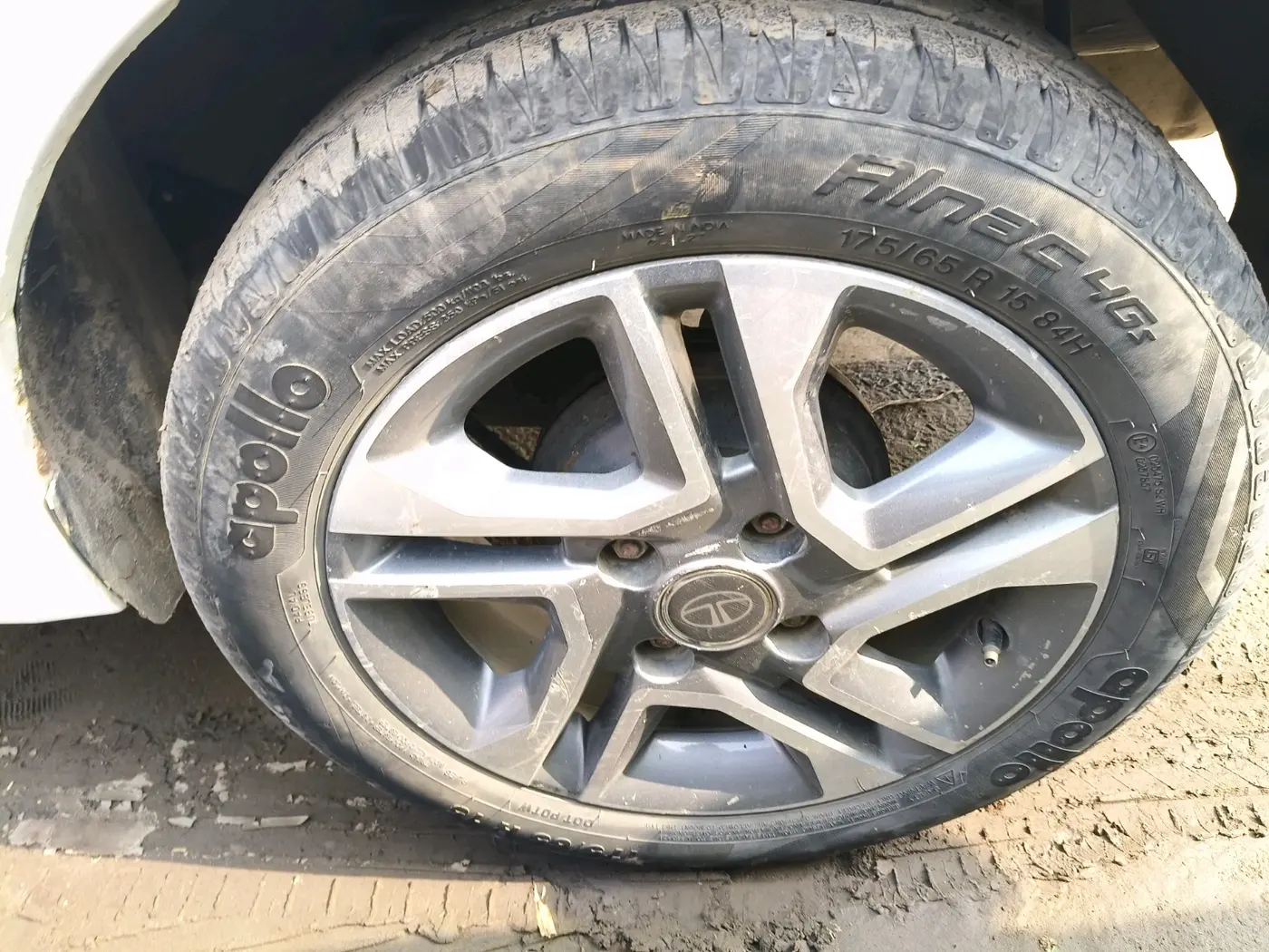 2022 Tata TIGOR XZ PLUS PETROL, Petrol, Manual, 62,200 km, tyre