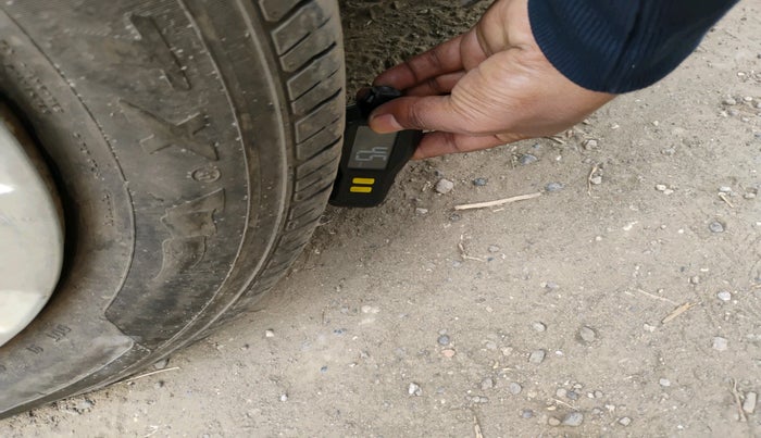 2011 Maruti Swift LDI, Diesel, Manual, 1,29,650 km, tyre