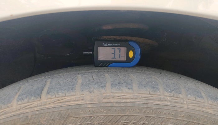 2017 Hyundai Grand i10 SPORTZ (O) 1.2 KAPPA VTVT, Petrol, Manual, 37,926 km, tyre