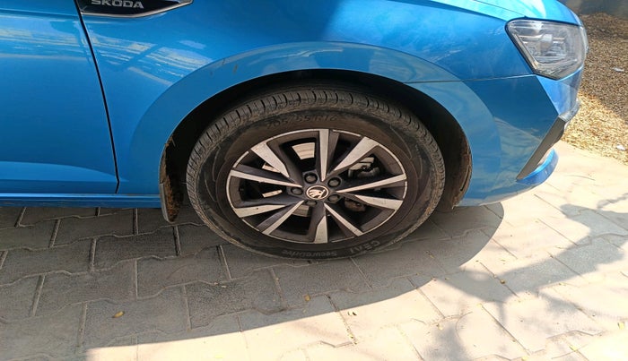 2023 Skoda SLAVIA STYLE 1.5L TSI DSG, Petrol, Automatic, 20,384 km, tyre