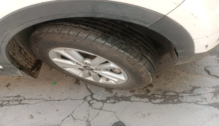 2016 Hyundai Creta SX PLUS 1.6 PETROL, Petrol, Manual, 32,723 km, tyre