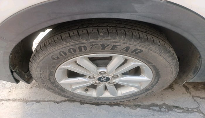 2016 Hyundai Creta SX PLUS 1.6 PETROL, Petrol, Manual, 32,723 km, tyre