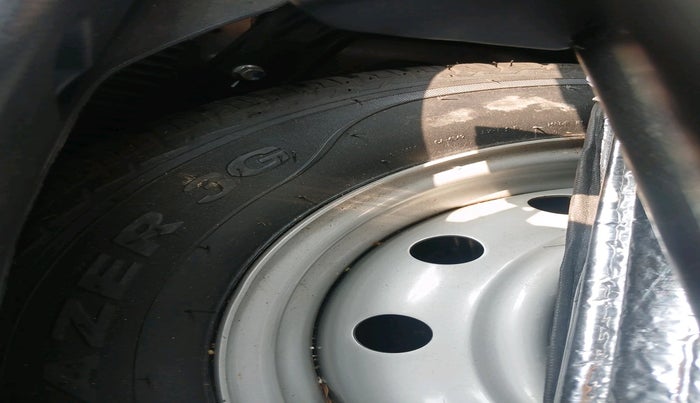 2018 Maruti Wagon R 1.0 LXI CNG, Petrol, Manual, 56,364 km, tyre