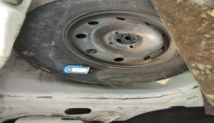 2012 Mahindra Verito 1.5 D4 PLAY BS III, Diesel, Manual, 1,19,048 km, tyre