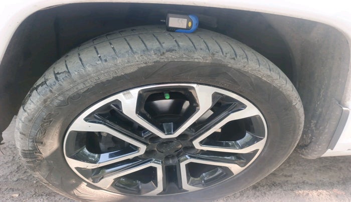 2022 Jeep Compass MODEL S (O) 1.4 PETROL DCT, Petrol, Automatic, 43,354 km, tyre