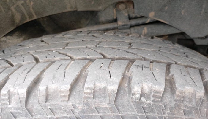 2011 Mahindra XUV500 W8, Diesel, Manual, 1,37,744 km, tyre