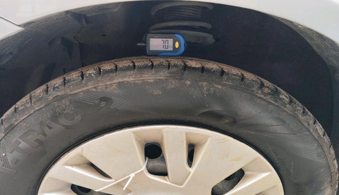 2013 Maruti Swift VXI, Petrol, Manual, 1,04,026 km, tyre