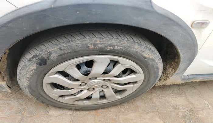 2016 Honda BR-V 1.5L I- DTEC S, Diesel, Manual, 60,100 km, tyre