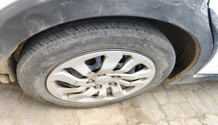 2016 Honda BR-V 1.5L I- DTEC S, Diesel, Manual, 60,100 km, tyre